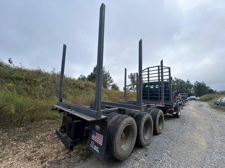 #39-•-2005-sterling-tri-axle-log-truck-image-8