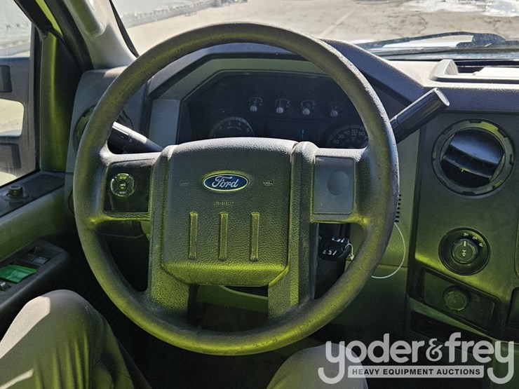 2016-ford-f250-xl-image-28
