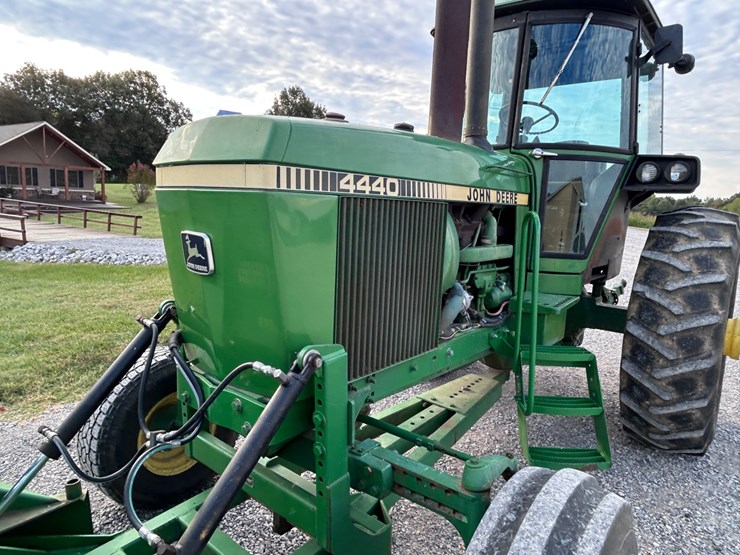 john-deere-4440-image-12