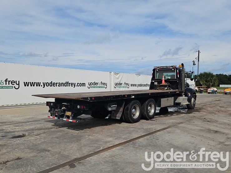 2017-peterbilt-348-image-5