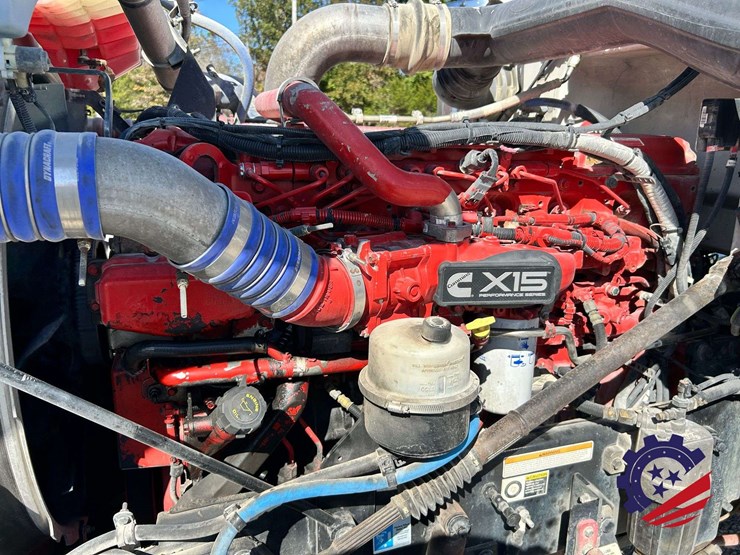 2018-peterbilt-389-image-51