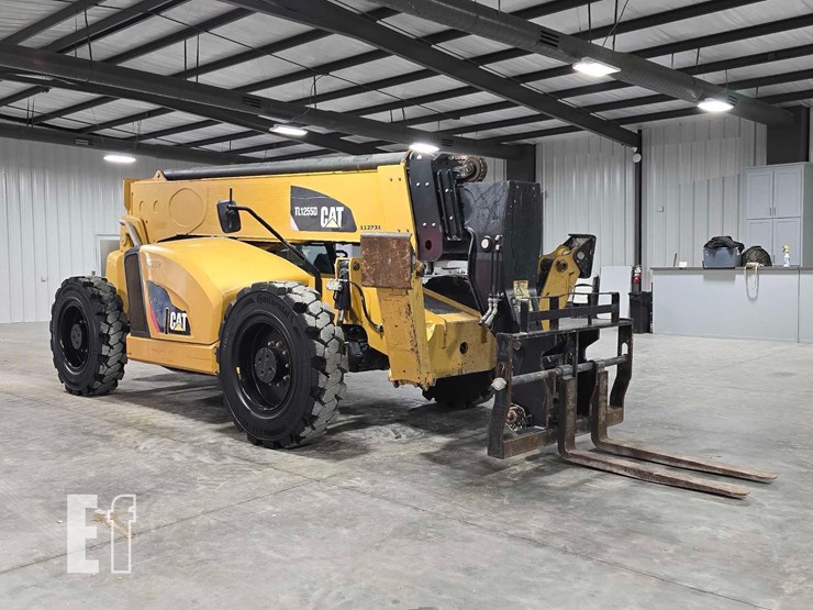 2019-caterpillar-tl1255d-image-2