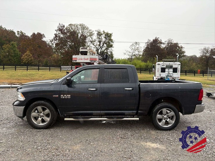 2016-dodge-1500-image-15