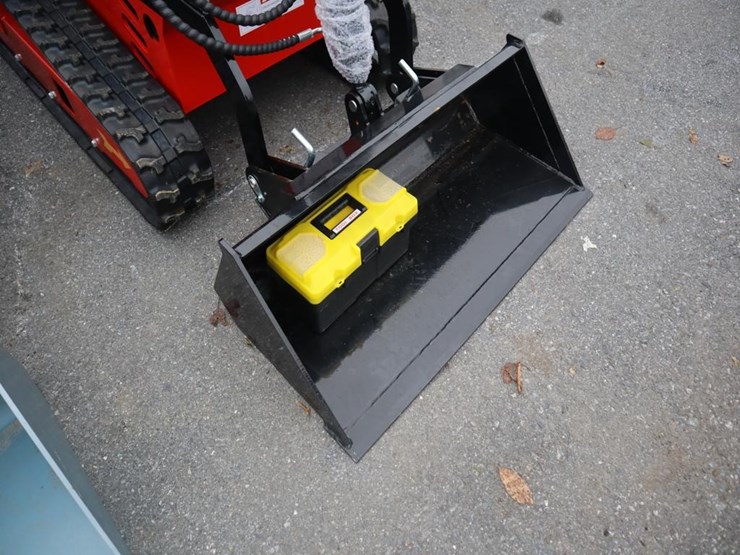ssl-1500-mini-skidsteer-image-8