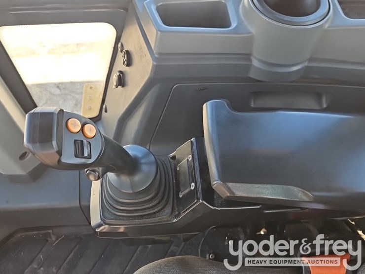 2019-deere-624l-image-25