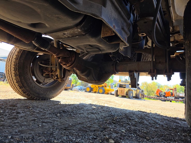 2015-ford-f350-image-32