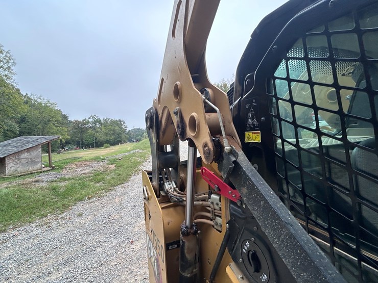2025-caterpillar-255-image-36