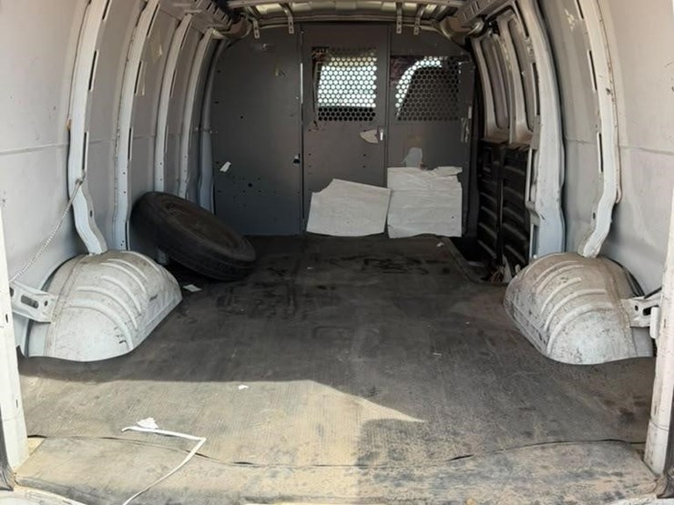 2005-chevrolet-express-1500-image-15