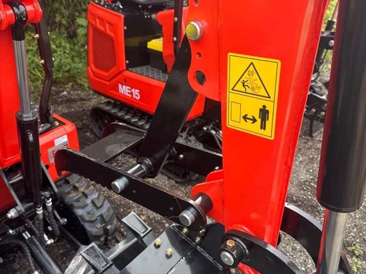 new-sd-lanch-co-mini-excavator-model-me15-image-3
