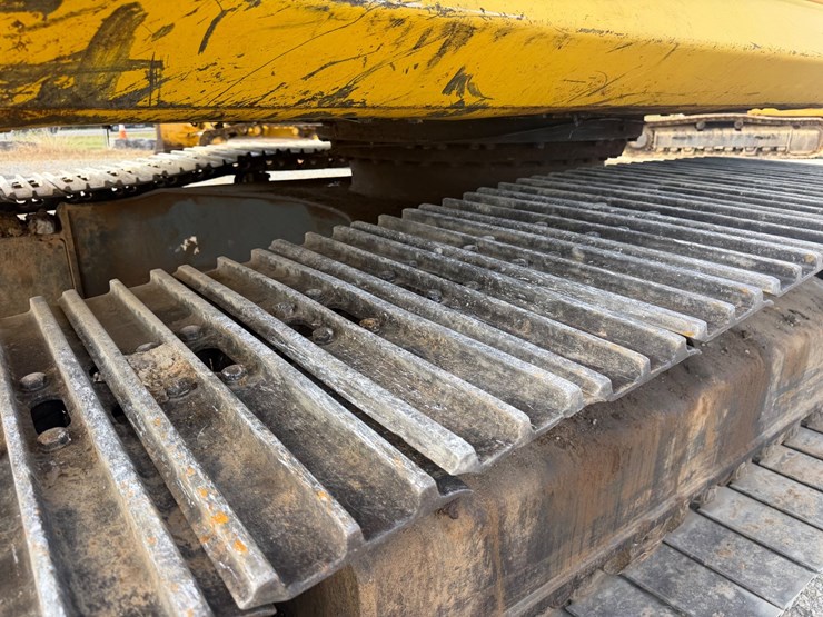 2012-komatsu-pc210-lc-10-image-16