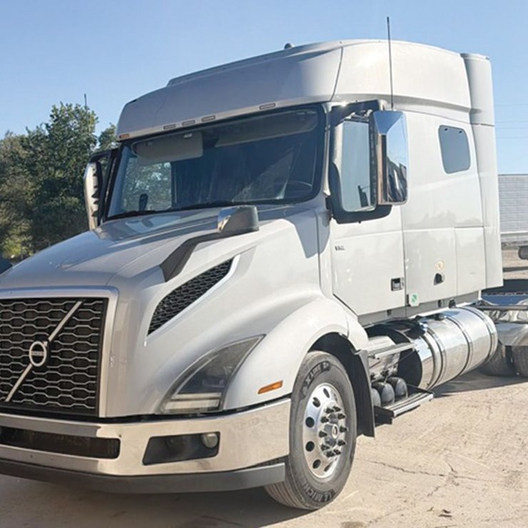 2019 VOLVO VNL 740