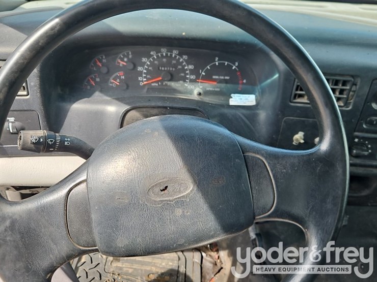2000-ford-f650-xl-image-28
