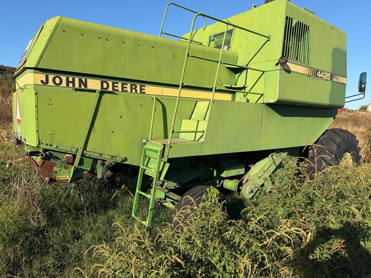 john-deere-4425-image-7