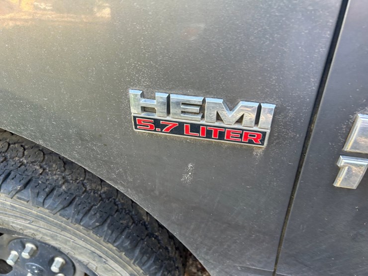 2013-dodge-1500-image-28