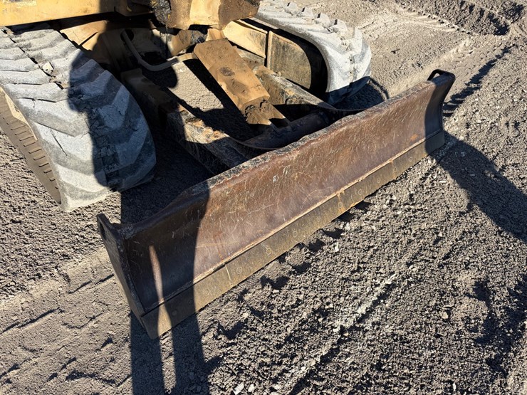 2020-caterpillar-306-image-15