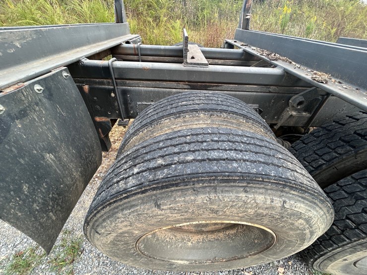 #39-•-2005-sterling-tri-axle-log-truck-image-9