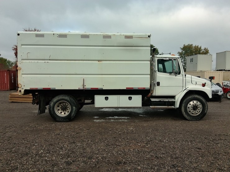 2001-freightliner-fl80-image-4