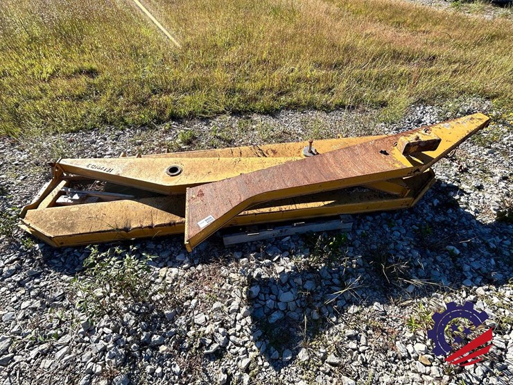 caterpillar-745-image-1