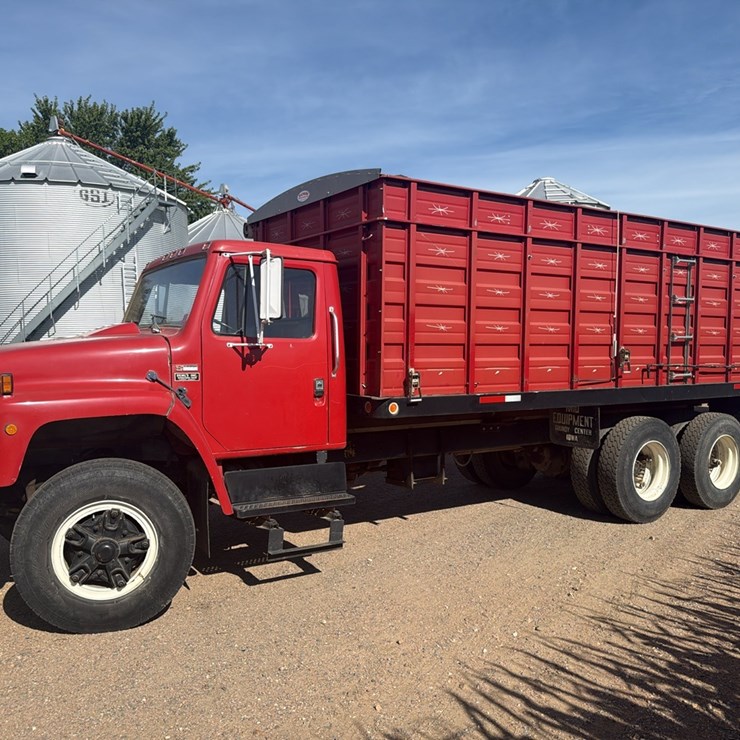 1979 International  Model 1924 Tandem Grain Truck, 81,877 Miles, 4x4 Manual Transmission, Gas, Roll Tarp