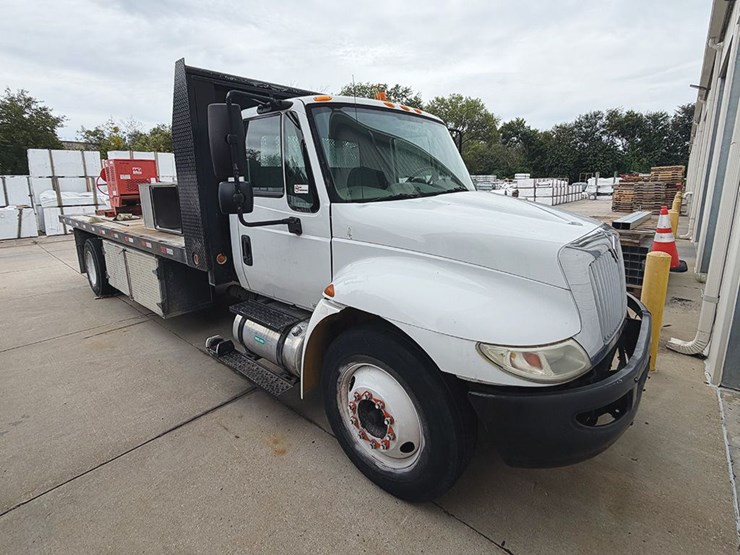 2009-international-durastar-4300-image-1