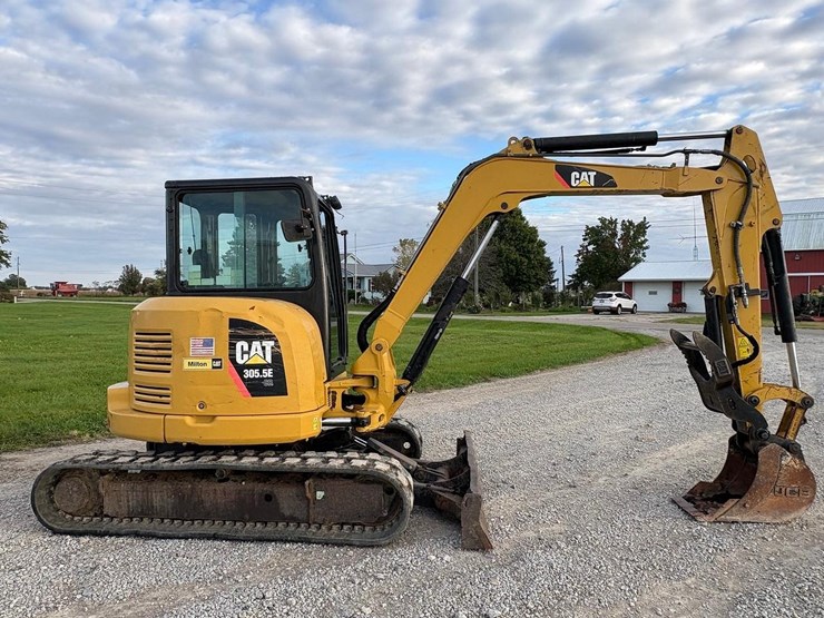 2014-caterpillar-305-image-4