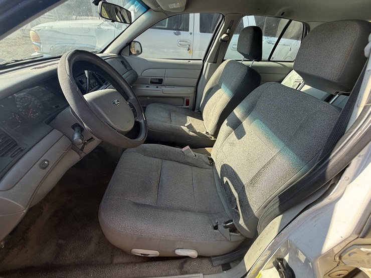 #46835-•-2005-ford-crown-victoria-sedan-2fafp71wx5x153100-inv#46835-image-40