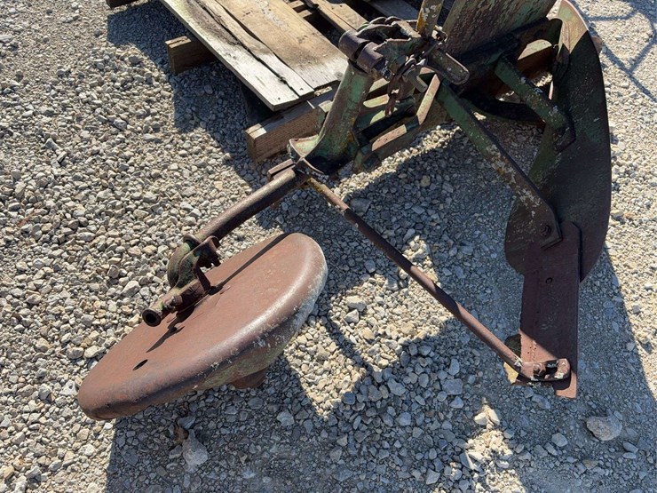oliver-single-bottom-brush-plow-image-8