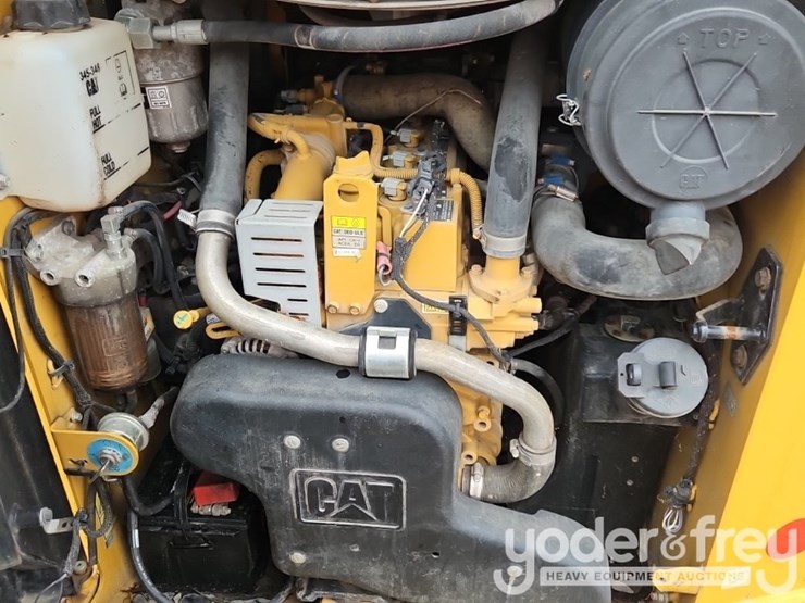 2018-caterpillar-257d-image-22