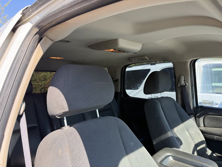 2008-chevrolet-tahoe-image-31