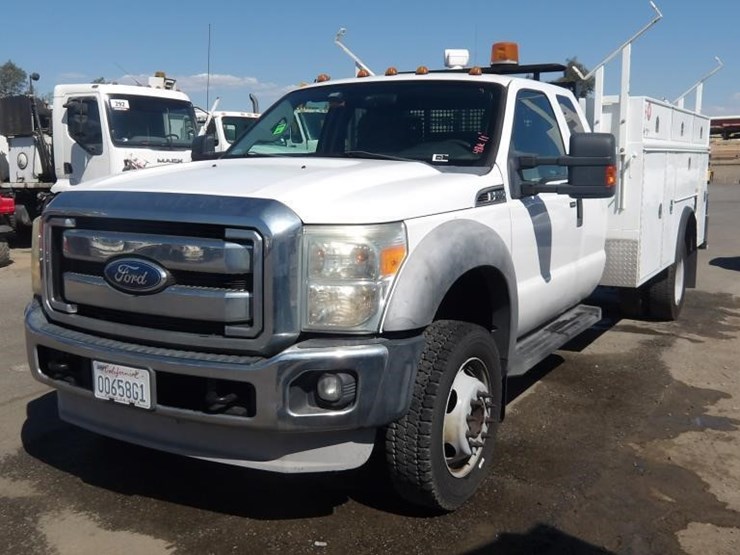 2011-ford-f550-image-1