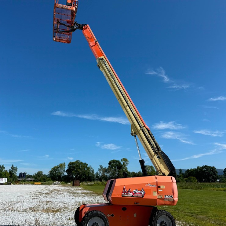 2020 JLG 600S