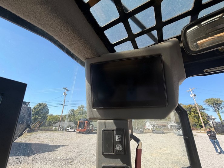 2024-supertrak-sk200tr-image-35
