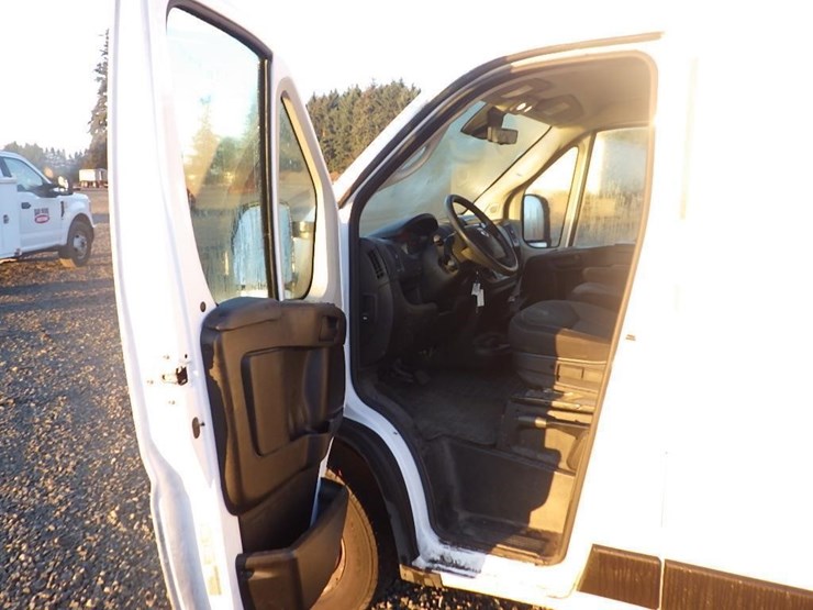 2021-dodge-3500-image-21
