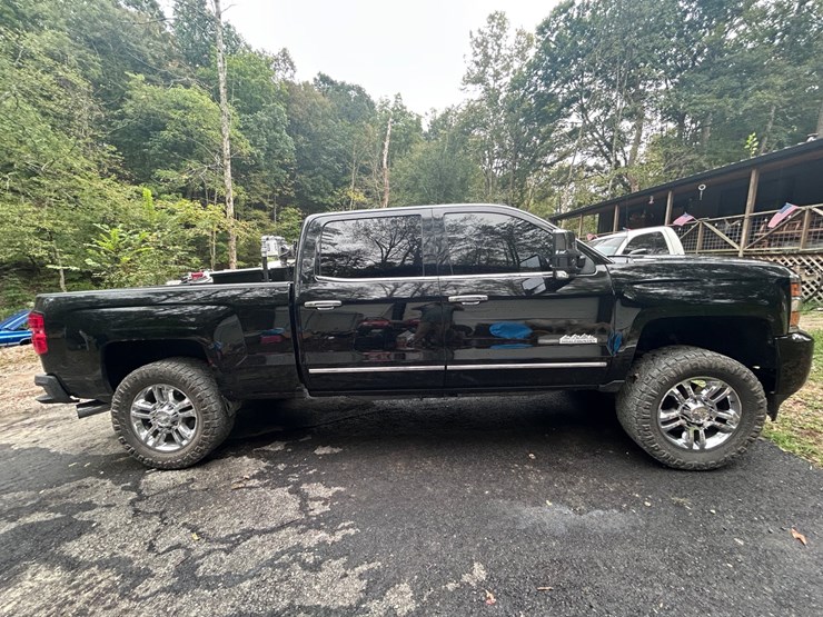 #33-•-2016-chevrolet-silverado-high-country-pickup-truck-image-9