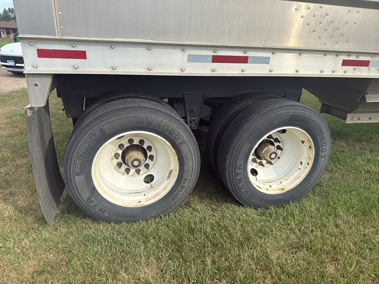 2015--mauer-36’-grain-hopper-w/-shurco-4500-series-electric-tarp,-ag-hoppers,-aluminum,-one-owner-trailer-image-9