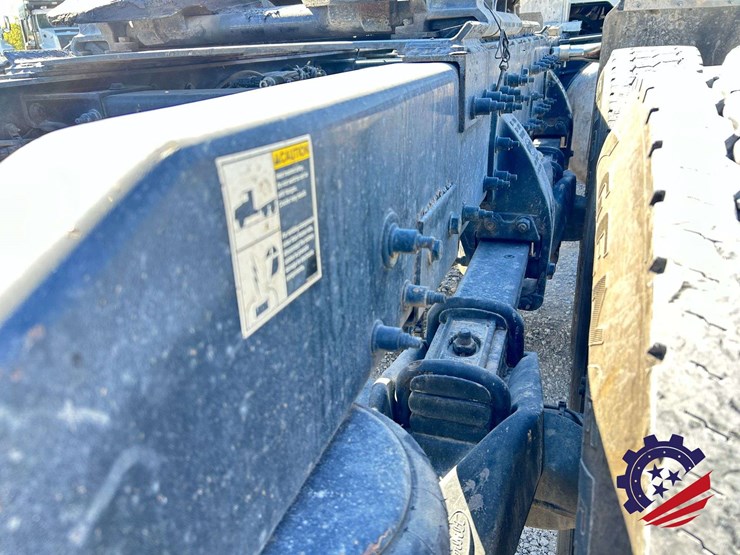 2018-peterbilt-389-image-30