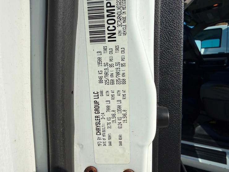 2014-ram-5500-hd-slt-image-23