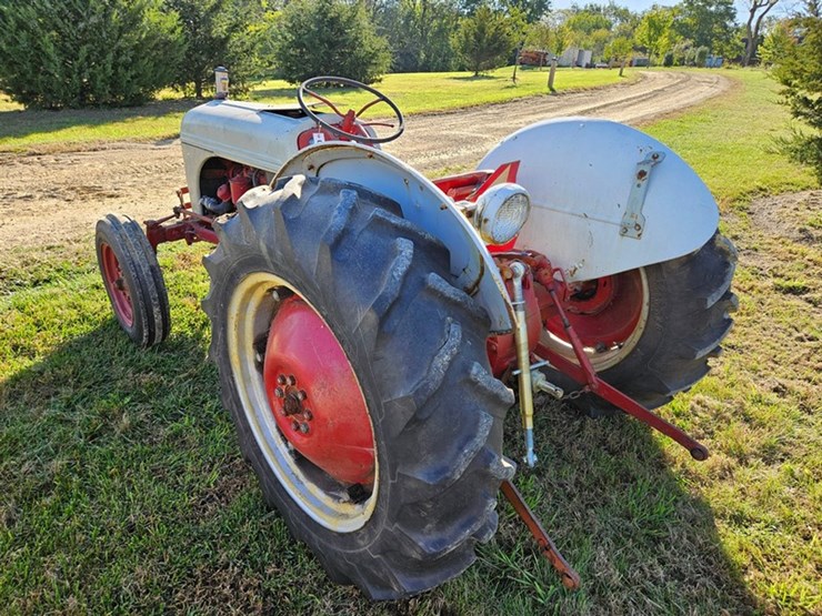 ford-8n-image-3