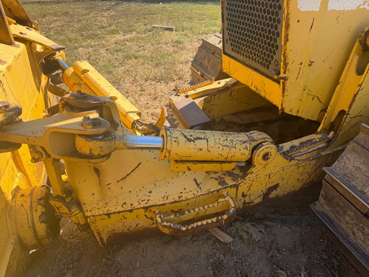 #87-•-komatsu-crawler-tractor-image-9
