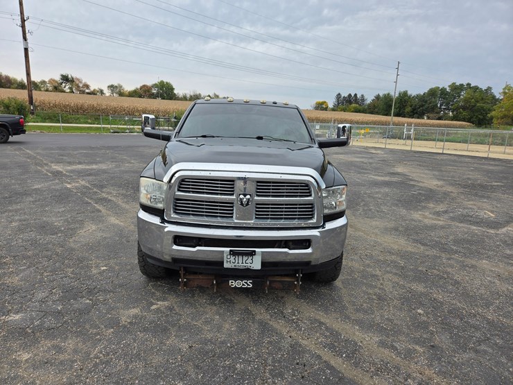 2015-dodge-3500-image-8