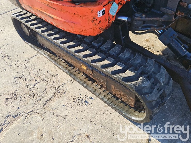 2017-kubota-kx040-4-image-13
