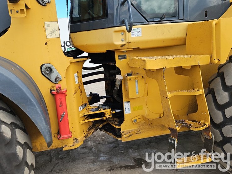 2019-deere-624l-image-19