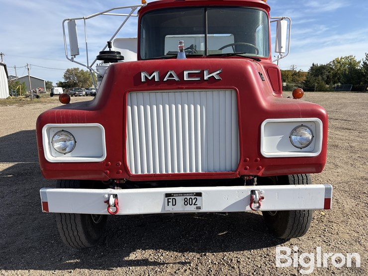 1983-mack-dm492s-image-11