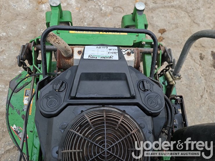 2018-john-deere-636m-image-12