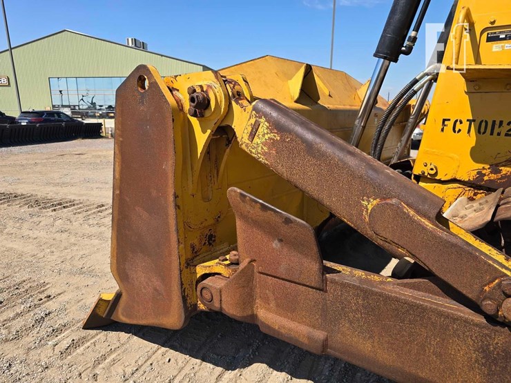 2013-caterpillar-d8t-image-12