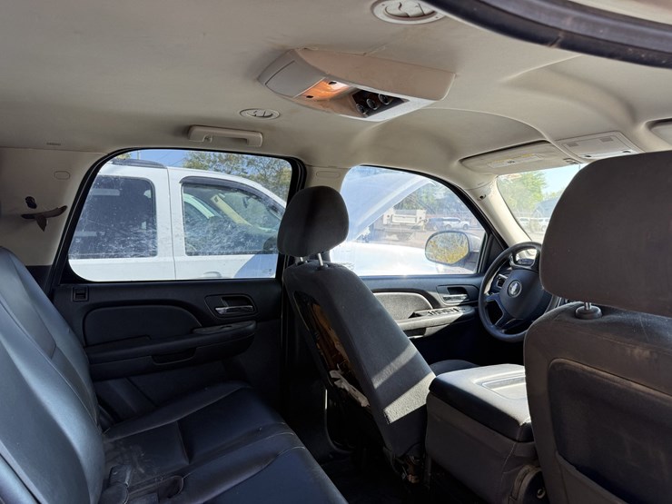 2008-chevrolet-tahoe-image-29
