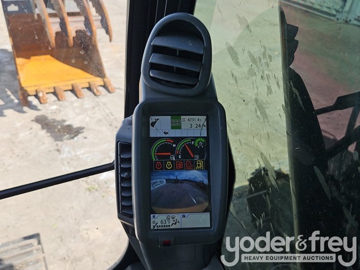 2019-deere-210g-image-41