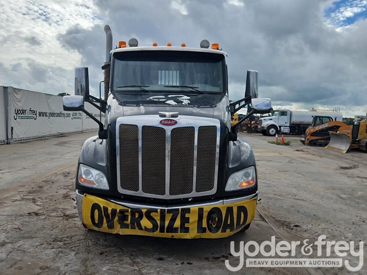 2019-peterbilt-579-image-11
