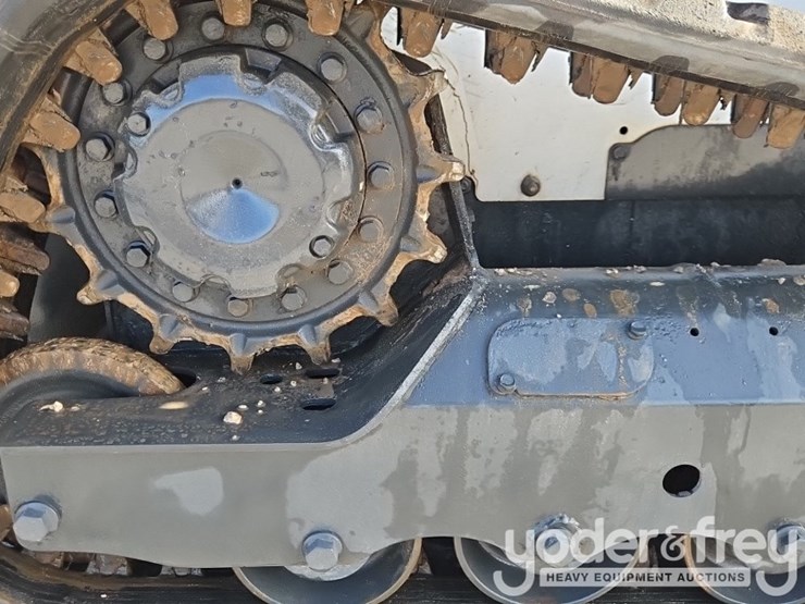 2019-bobcat-t595-image-9