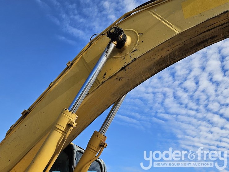 2015-komatsu-pc360-lc-11-image-16